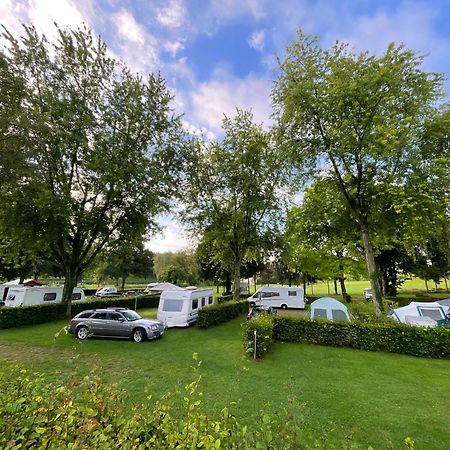 Camping Les Portes Du Perche Mamers Екстер'єр фото