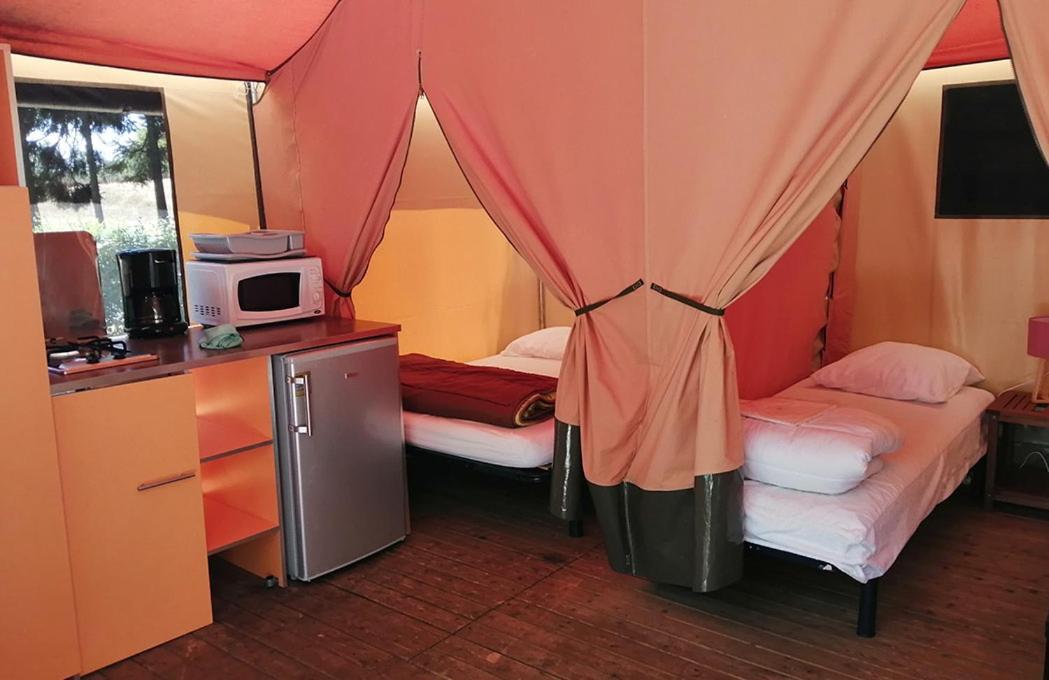 Camping Les Portes Du Perche Mamers Екстер'єр фото
