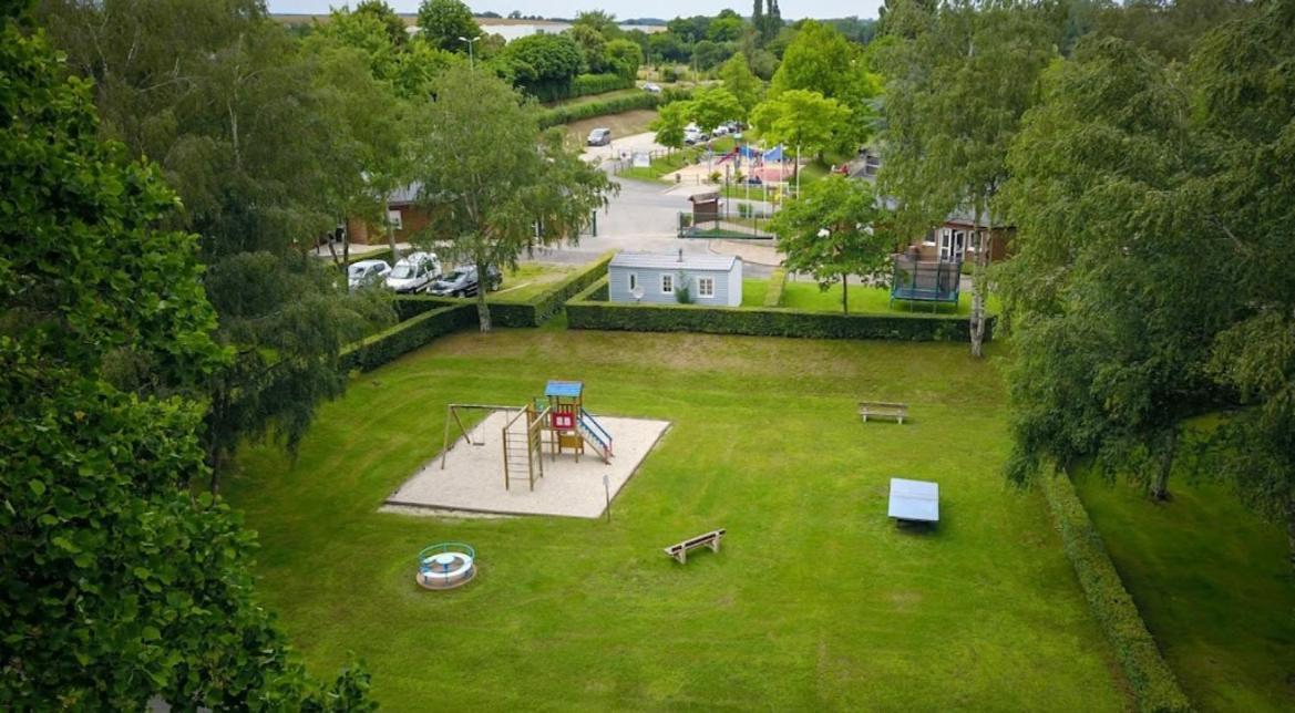 Camping Les Portes Du Perche Mamers Екстер'єр фото